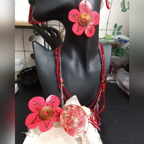 Red Lot Glass & Acrylic Necklaces, Painted Flower Dangle Earrings, Fashion Ring - Picture 9 of 9